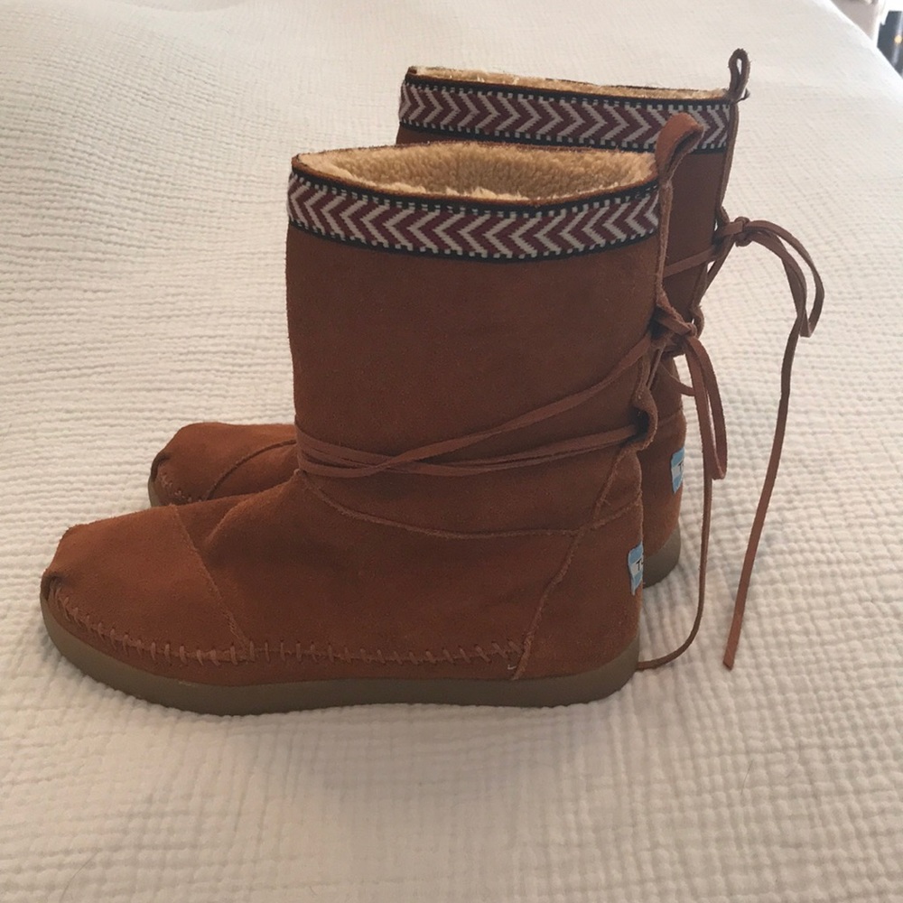 Toms moccasin booties